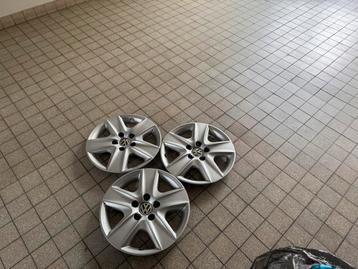 Auto doppen beschikbaar voor biedingen