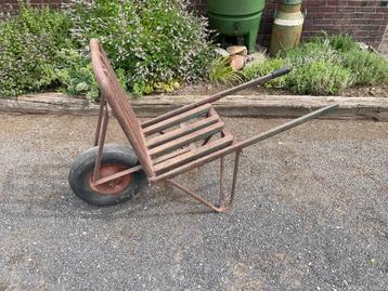 Steenkruiwagen beschikbaar voor biedingen