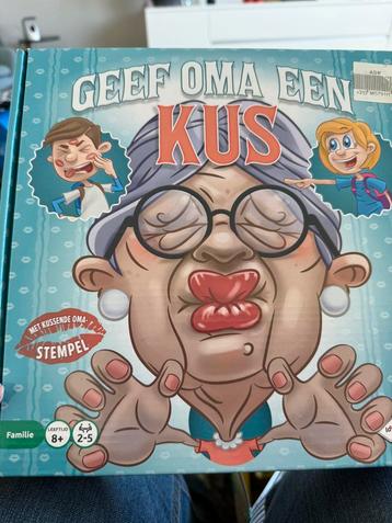Geef oma een kus zgan beschikbaar voor biedingen