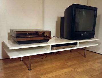 IKEA tv-meubel (model TOFTERYD, 140x47x31cm, hoogglans wit)
