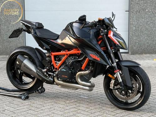 KTM 1290 SuperDuke R Akrapovic Uitlaat Tech-Pack BOMVOL 2021, Motoren, Motoren | KTM, Bedrijf, Naked bike, meer dan 35 kW, 2 cilinders