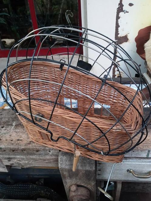 Hondenfietsmand van Basil, Dieren en Toebehoren, Hondenmanden, Zo goed als nieuw, Riet, Ophalen of Verzenden