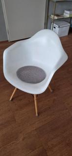 4 Eetkamerstoelen Eames look-a-like, Huis en Inrichting, Stoelen, Gebruikt, Wit, Vier, Eames