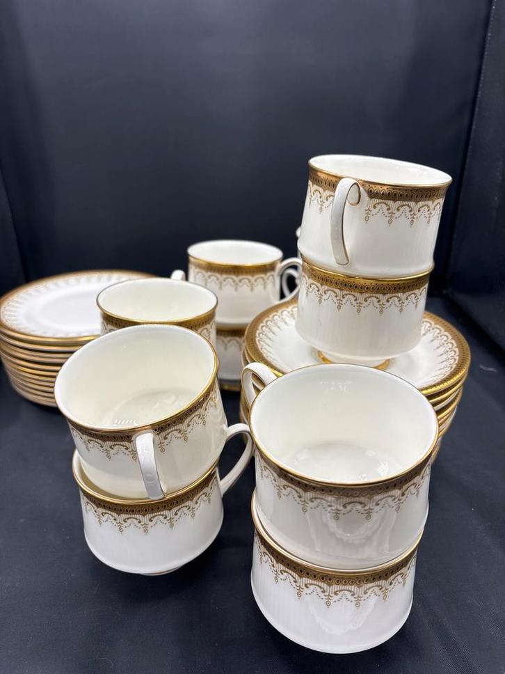 Royal Albert Paragon Athena servies. 36 delig. Gouden detail, Antiek en Kunst, Antiek | Servies los, Ophalen