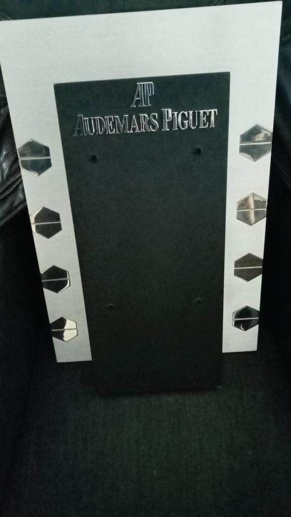 Display Achter Wand AP Audemans Piguet Zie Foto, Sieraden, Tassen en Uiterlijk, Overige Accessoires, Gebruikt, Ophalen of Verzenden