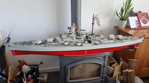 Duitse jager Bismarck (F340), Hobby en Vrije tijd, Modelbouw | Boten en Schepen, Zo goed als nieuw, 1:32 tot 1:50, Overige merken