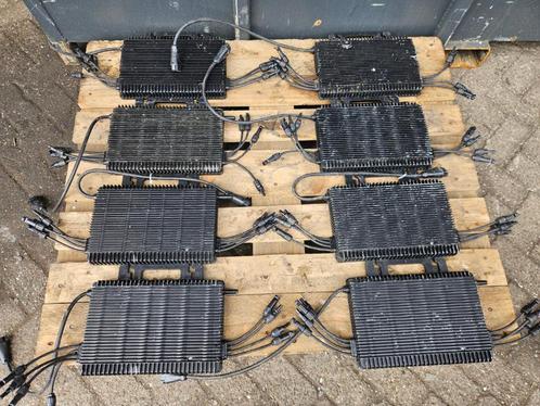:8x Hoymiles HM-1800 en HM-1600 Micro-Omvormer,1800W/1500W, Hobby en Vrije tijd, Elektronica-componenten, Gebruikt, Ophalen of Verzenden