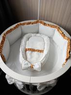 NIEUW! HAND GEMAAKT,90/92CM.WIT/GOUD., Kinderen en Baby's, Boxen, Ophalen of Verzenden, Nieuw, Rond