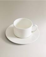 Bone china porcelain teacup and saucer with a plain design, Ophalen of Verzenden, Zo goed als nieuw, Porselein, Kop en/of schotel