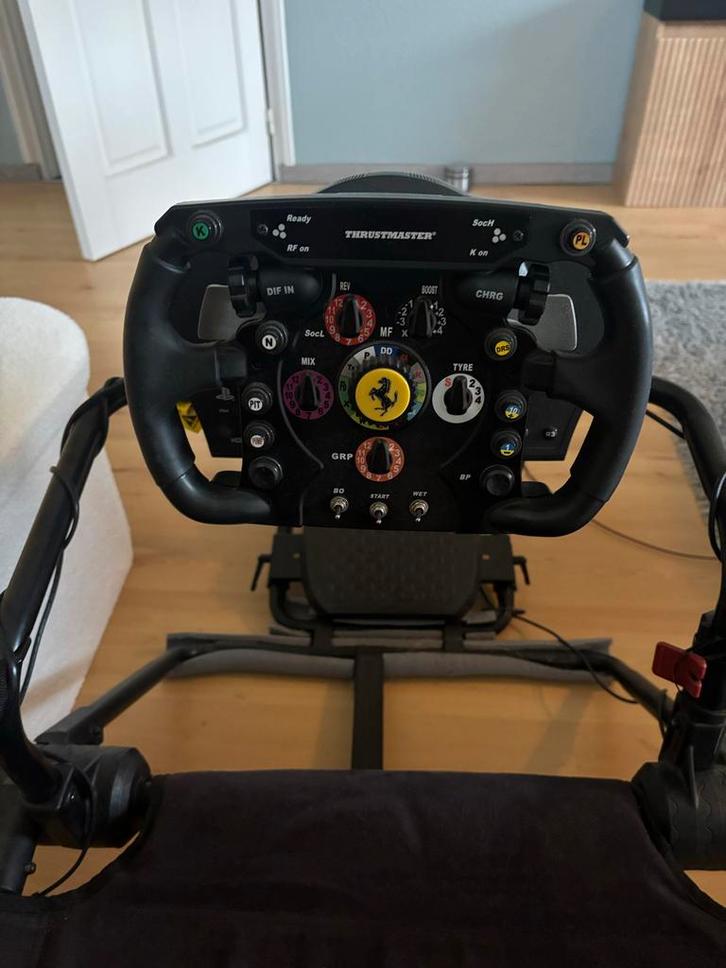Thrustmaster T300 + Ferrari SF f1 met stoel, Computers en Software, Joysticks, Gebruikt, Ophalen