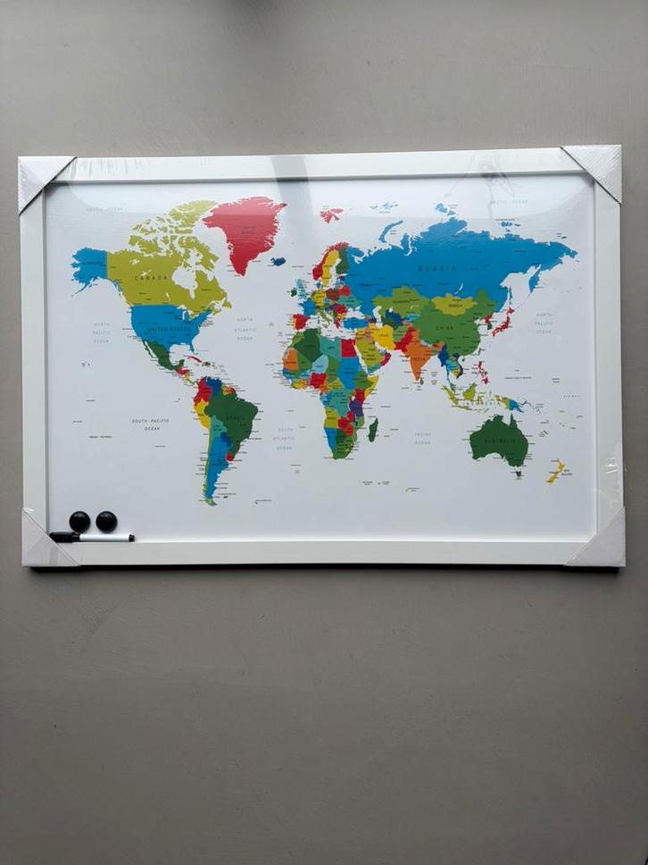Nieuw: whiteboard en wereldkaart in één. Magnetisch en stift, Huis en Inrichting, Woonaccessoires | Overige, Nieuw, Ophalen of Verzenden