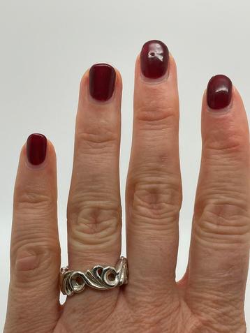 Z774 Prachtige zilveren modernist ring maat 18 beschikbaar voor biedingen