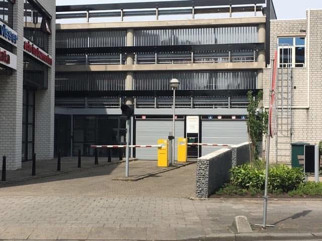 TE HUUR STALLING-PARKEERPLAATSEN, Auto diversen, Autostallingen en Garages