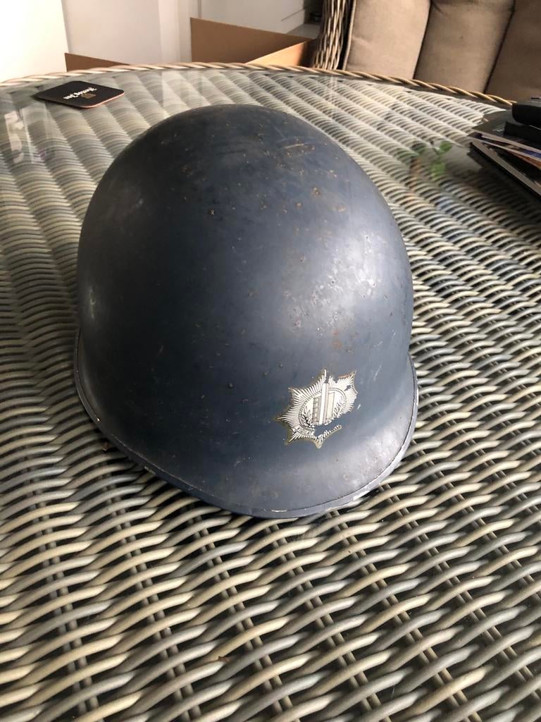 Originele Politiehelm jaren 50 - ME, Ophalen of Verzenden, Overige soorten, Nederland, Helm of Baret