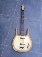 Zeldzame Danelectro longhorn bass., Ophalen, Zo goed als nieuw