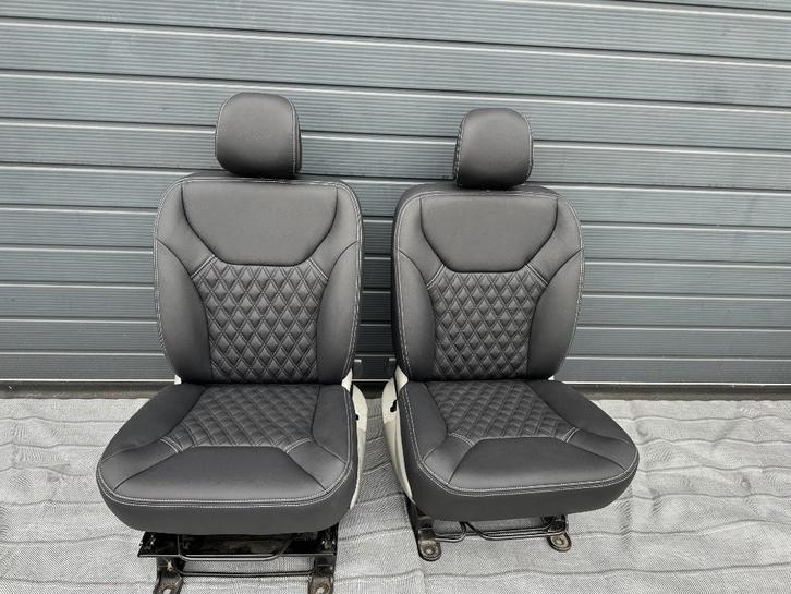 Twee voor stoelen met Zwart Leder Voor Vivaro Trafic, Auto-onderdelen, Interieur en Bekleding, Opel, Renault, Nieuw, Ophalen