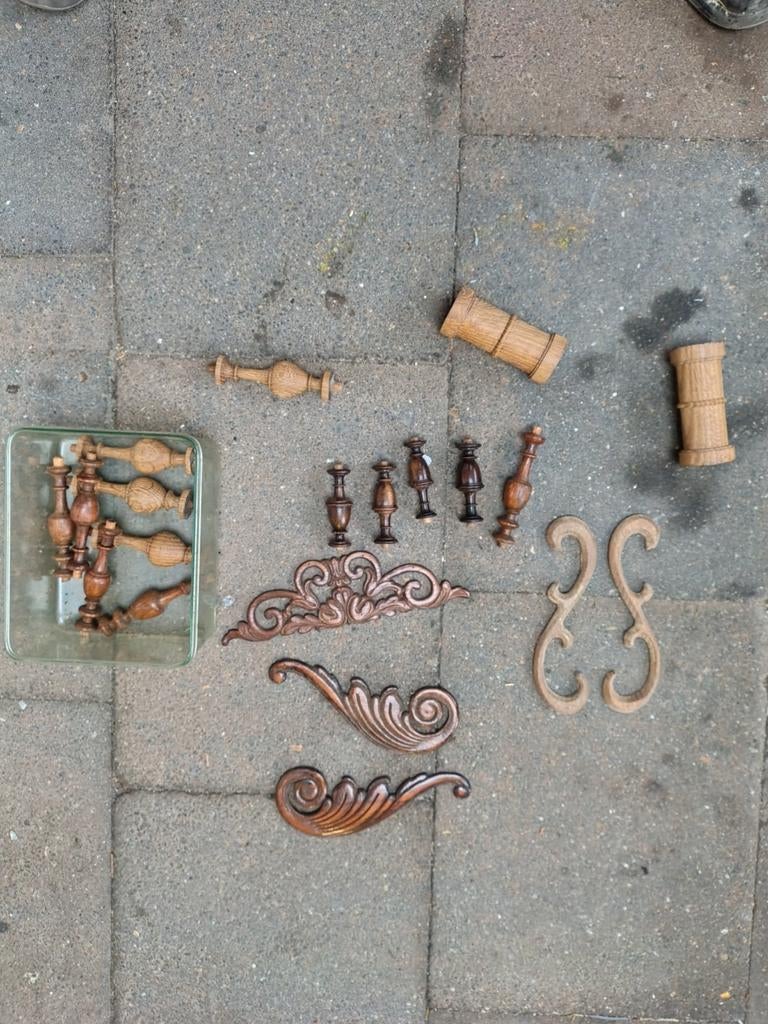 Eiken ornamenten, Ophalen
