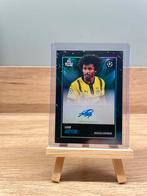 2024-25 Topps UCC Showtime Karim Adeyemi Autograph Blue /49, Ophalen of Verzenden, Nieuw, Losse kaart, Foil