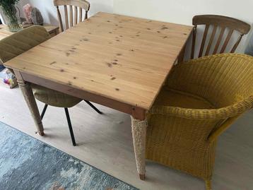 Table LAURILA with 4 free chairs! beschikbaar voor biedingen