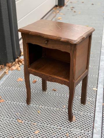 Vintage Frans Telefoon Kastje / Bijzet Kastje beschikbaar voor biedingen