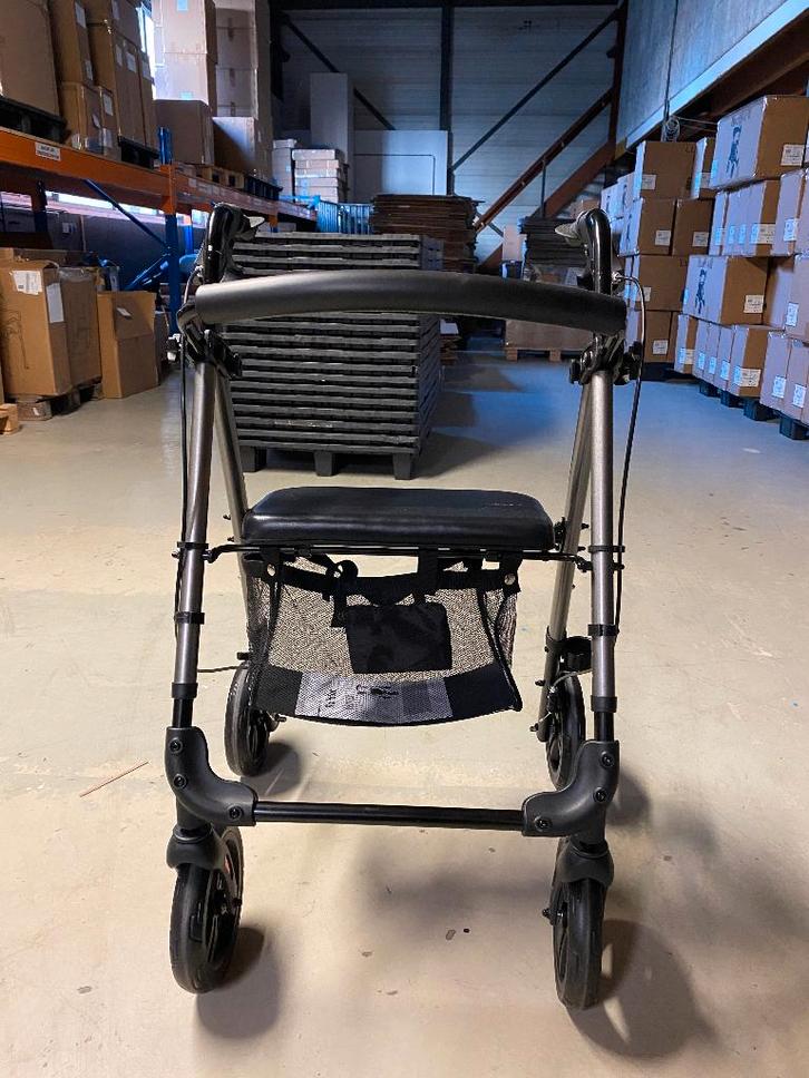 Parvum Nova Rollator met 50% Korting – Showroommodel, Diversen, Rollators, Zo goed als nieuw, Lichtgewicht, Opvouwbaar, Ophalen of Verzenden