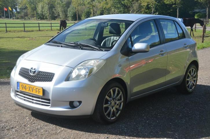 Toyota Yaris 1.3 VVTi Sol MMT Automaat Airco Leer, Auto's, Toyota, Bedrijf, Yaris, ABS, Airbags, Airconditioning, Boordcomputer