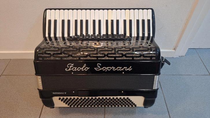 Paolo Soprani Professionale III, 120 bas, 4 korig (16-8-8-8), Muziek en Instrumenten, Accordeons, Gebruikt, Toetsaccordeon, 120-bas