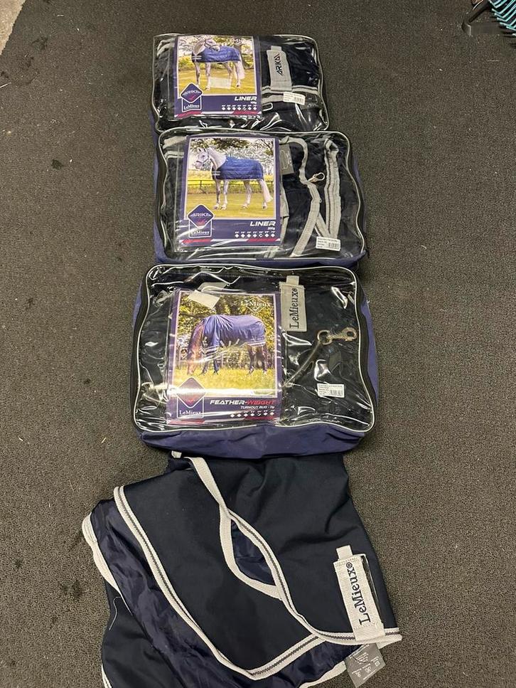 Dekenset Lemieux Arika inclusief hals, Dieren en Toebehoren, Paarden en Pony's | Dekens en Dekjes, Zo goed als nieuw, Ophalen of Verzenden