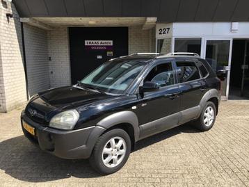 Hyundai Tucson 2.7i V6 4WD Style / AUTOMAAT / ALU / CLIMA /  beschikbaar voor biedingen