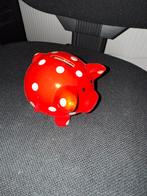 Spaarpot varkentje rood met witte stippen, Ophalen of Verzenden, Zo goed als nieuw, Steen, Aardewerk of Keramiek, Dier