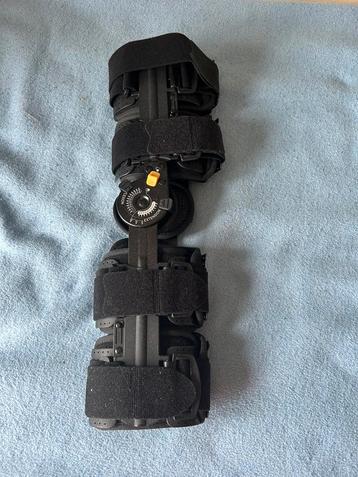 Knie brace beschikbaar voor biedingen