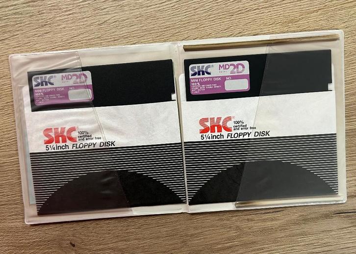 SKC MD 2D 5,25 inch floppy disks in kunststof hoesje, Computers en Software, Vintage Computers, Ophalen of Verzenden