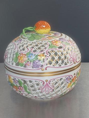 Herend bonbonnière 6212 C – handbeschilderd porselein Hongar beschikbaar voor biedingen