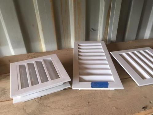 063. Luchtroosters ventilatierooster gevel rooster lamellen, Huis en Inrichting, Woonaccessoires | Overige, Nieuw, Ophalen of Verzenden