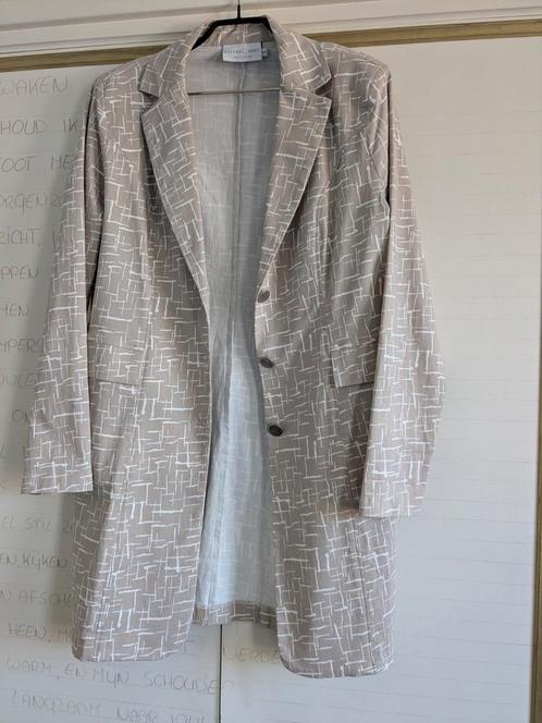 Helena Hart pak, Kleding | Dames, Jasjes, Kostuums en Pakken, Zo goed als nieuw, Kostuum of Pak, Maat 42/44 (L), Beige, Ophalen of Verzenden