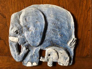An Rijpers Keramiek - Olifant Wanddecoratie beschikbaar voor biedingen