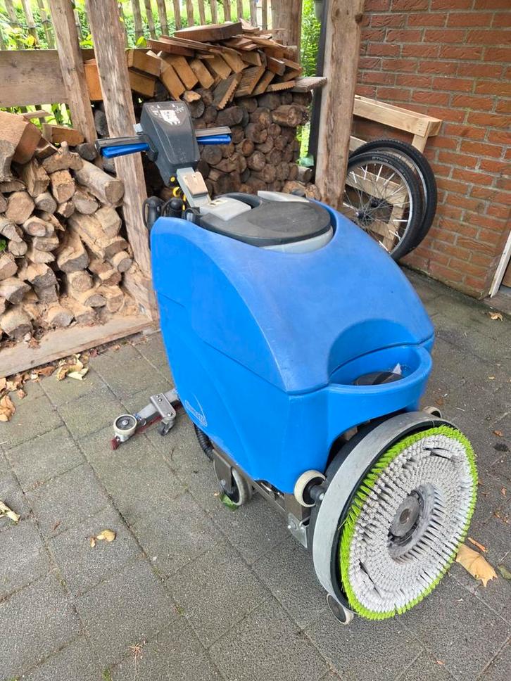 Numatc tt3450-100 schrobzuigmachine, Doe-het-zelf en Verbouw, Reinigingsmachines, Gebruikt, Schrobmachine, Ophalen