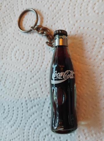 Vintage Coca-Cola Sleutelhanger van glas met cola erin. beschikbaar voor biedingen