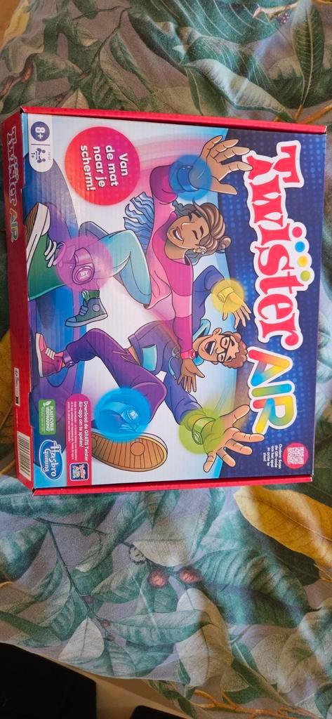 Twister Air - Nieuw in doos!, Hobby en Vrije tijd, Gezelschapsspellen | Bordspellen, Nieuw, Een of twee spelers, Drie of vier spelers