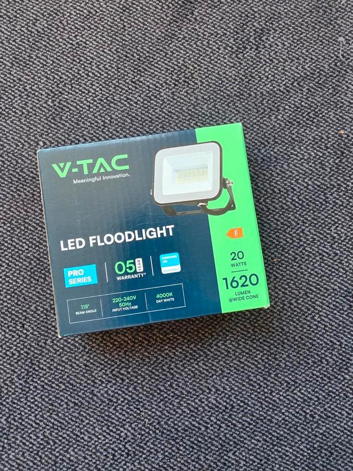V-TAC LED Floodlight 20W - Nieuw in doos, Doe-het-zelf en Verbouw, Bouwverlichting, Nieuw, Lamp met armatuur, Minder dan 50 watt