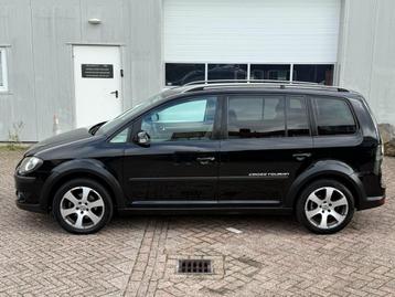 Volkswagen Touran 1.4 TSI Cross beschikbaar voor biedingen