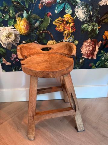 Ptmd houten krukje item 685050 beschikbaar voor biedingen