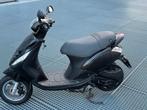 Piaggio Zip C25 bouwjaar 2009 zeer mooie met 10K gelopen, Fietsen en Brommers, Scooters | Piaggio, Ophalen, Maximaal 45 km/u, Zip