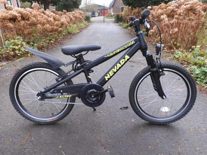 stoere 20 inch Altec Nevada in Hippe matzwarte kleur, Fietsen en Brommers, Fietsen | Jongens, Zo goed als nieuw, 20 inch, Ophalen