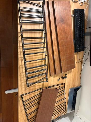 Vintage houten tomado rekje beschikbaar voor biedingen