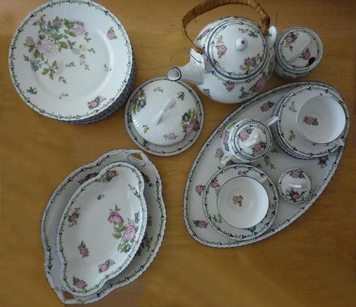 Ontbijtservies (1920) decor 'New York' Ninaber- van Eyben, Antiek en Kunst, Antiek | Servies los, Ophalen of Verzenden