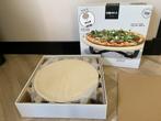 Boska Pizzasteen met Warmhouder - Nieuw, Huis en Inrichting, Keuken | Potten en Pannen, Ophalen, Nieuw, Overige materialen, Overige typen