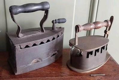 Antieke strijkijzers - set van 2, Antiek en Kunst, Antiek | Gereedschap en Instrumenten, Ophalen
