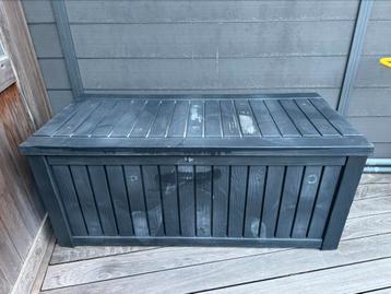 KETER Rockwood 570 l opbergbox beschikbaar voor biedingen