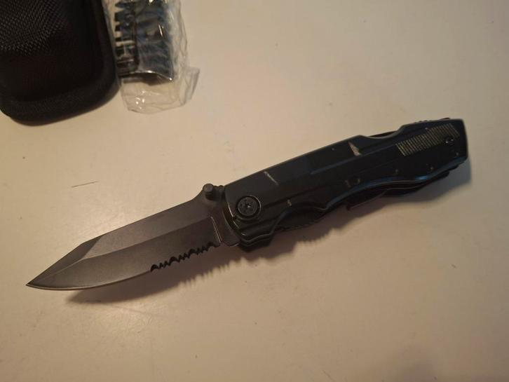 Zakmes multitool, Caravans en Kamperen, Kampeergereedschap, Zo goed als nieuw, Ophalen of Verzenden